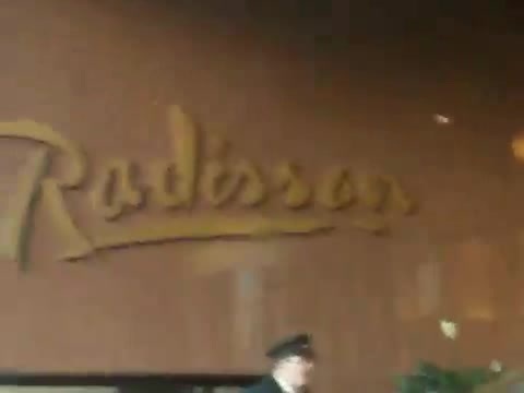 Demi Lovato Saludando en el hotel Radisson Uruguay 29_04_12 1463