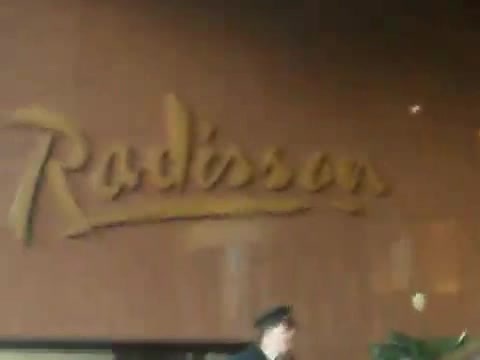 Demi Lovato Saludando en el hotel Radisson Uruguay 29_04_12 1464