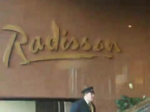 Demi Lovato Saludando en el hotel Radisson Uruguay 29_04_12 1474
