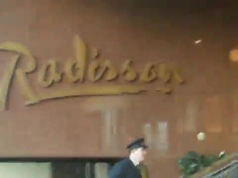 Demi Lovato Saludando en el hotel Radisson Uruguay 29_04_12 1481
