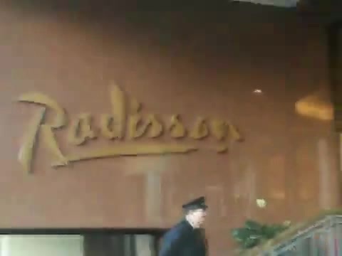 Demi Lovato Saludando en el hotel Radisson Uruguay 29_04_12 1497