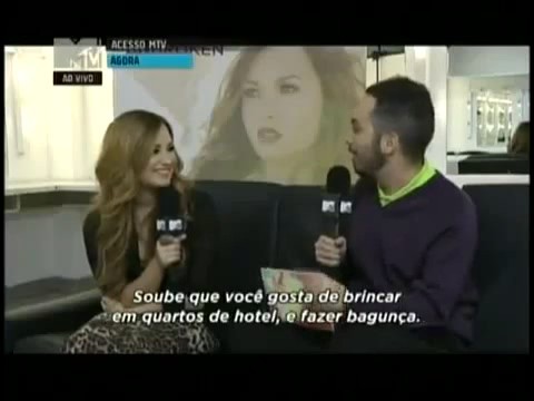 Demi in the hotel room (2) - Demi said I Threw Meat On The Walls Cause I Was Vegetarian to MTV Brazil