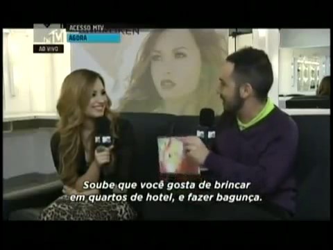 Demi in the hotel room (8) - Demi said I Threw Meat On The Walls Cause I Was Vegetarian to MTV Brazil