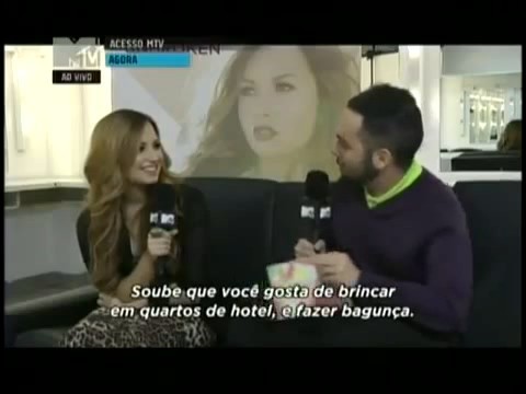 Demi in the hotel room (14) - Demi said I Threw Meat On The Walls Cause I Was Vegetarian to MTV Brazil