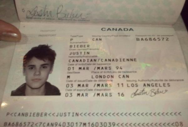 added (41) - Justin Bieber in poza pentru pasaport