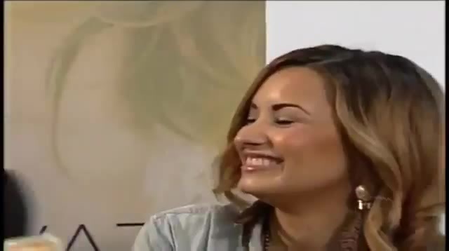 Demi Lovato Talks About Almost Hitting Paul McCartney (483) - Demi Talks About Almost Hitting And Paul McCartney With Her Car Globo TV Brazil Part oo1