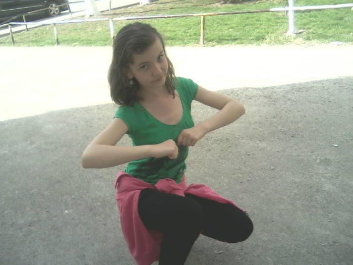 548786_275060725911265_100002220180003_633674_1283260394_n