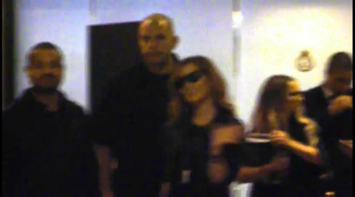 bscap0004 - Demi Lovato no hotel Sheraton Sao Paulo 30 04 12