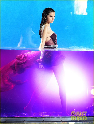 selena-gomez-fragrance-01