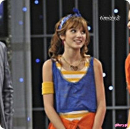 Wow Jack!Ce ochelari naspa!Hai sa le aruncam in tomberon :))