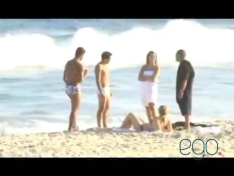 Demi Lovato in the beach - Rio de Janeiro - BRAZIL 0624 Demi Lovato in the beach - Rio de Janeiro - BRAZIL 0624