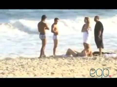 Demi Lovato in the beach - Rio de Janeiro - BRAZIL 0927 Demi Lovato in the beach - Rio de Janeiro - BRAZIL 0927