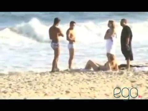 Demi Lovato in the beach - Rio de Janeiro - BRAZIL 0929 Demi Lovato in the beach - Rio de Janeiro - BRAZIL 0929