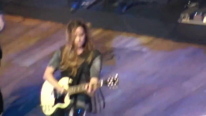 Demi Lovato Gets Hit By Light Stick _ São Paulo_ Brazil _ La La Land 054