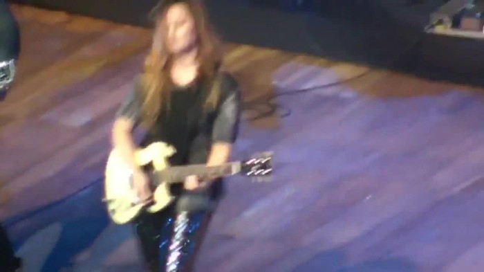 Demi Lovato Gets Hit By Light Stick _ São Paulo_ Brazil _ La La Land 080