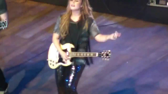 Demi Lovato Gets Hit By Light Stick _ São Paulo_ Brazil _ La La Land 100