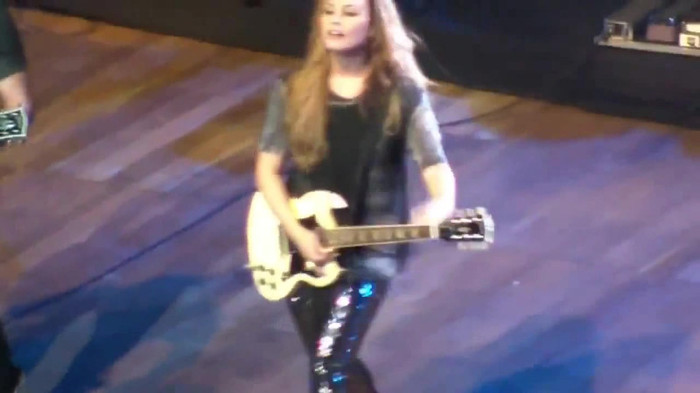 Demi Lovato Gets Hit By Light Stick _ São Paulo_ Brazil _ La La Land 113