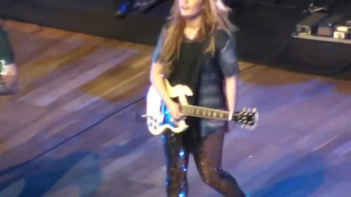 Demi Lovato Gets Hit By Light Stick _ São Paulo_ Brazil _ La La Land 124