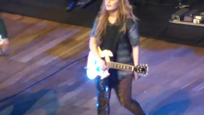 Demi Lovato Gets Hit By Light Stick _ São Paulo_ Brazil _ La La Land 125