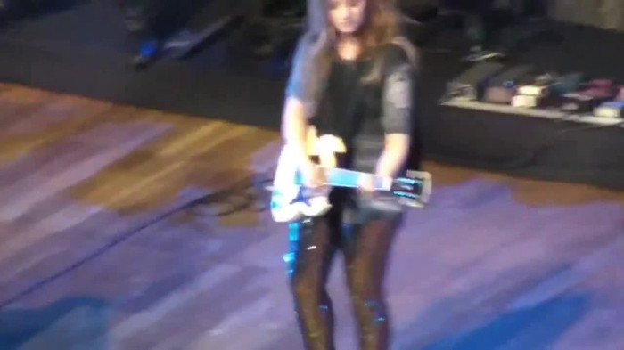Demi Lovato Gets Hit By Light Stick _ São Paulo_ Brazil _ La La Land 137