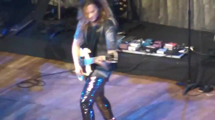 Demi Lovato Gets Hit By Light Stick _ São Paulo_ Brazil _ La La Land 161