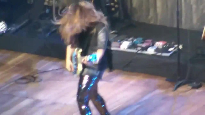 Demi Lovato Gets Hit By Light Stick _ São Paulo_ Brazil _ La La Land 169