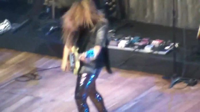 Demi Lovato Gets Hit By Light Stick _ São Paulo_ Brazil _ La La Land 171