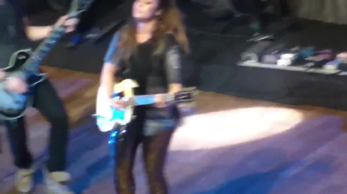 Demi Lovato Gets Hit By Light Stick _ São Paulo_ Brazil _ La La Land 208