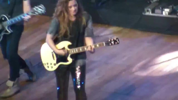 Demi Lovato Gets Hit By Light Stick _ São Paulo_ Brazil _ La La Land 229