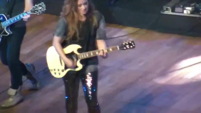 Demi Lovato Gets Hit By Light Stick _ São Paulo_ Brazil _ La La Land 230