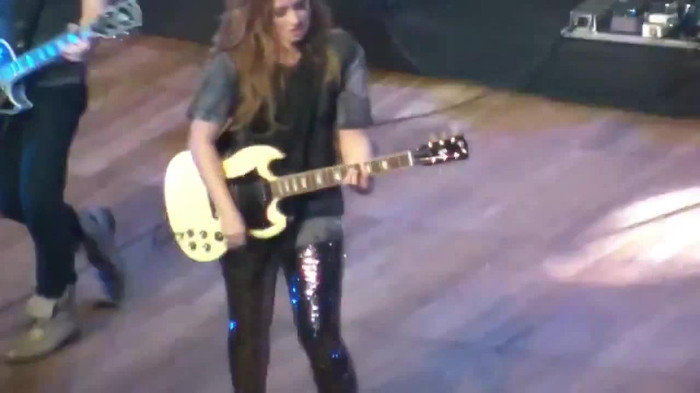 Demi Lovato Gets Hit By Light Stick _ São Paulo_ Brazil _ La La Land 231