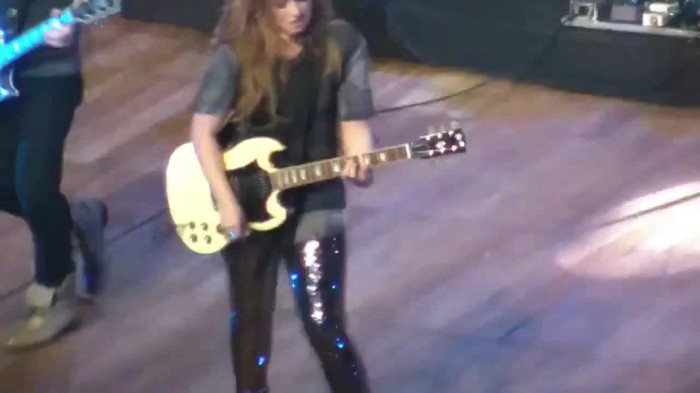 Demi Lovato Gets Hit By Light Stick _ São Paulo_ Brazil _ La La Land 232
