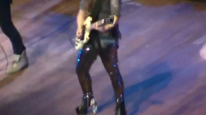Demi Lovato Gets Hit By Light Stick _ São Paulo_ Brazil _ La La Land 242