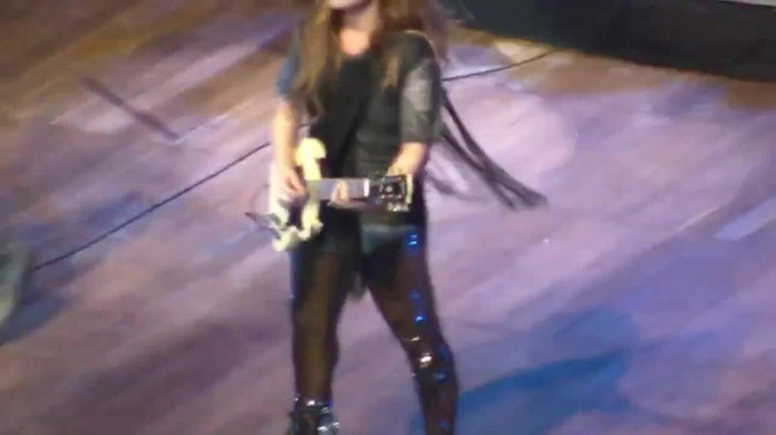 Demi Lovato Gets Hit By Light Stick _ São Paulo_ Brazil _ La La Land 253