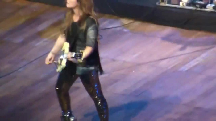 Demi Lovato Gets Hit By Light Stick _ São Paulo_ Brazil _ La La Land 269