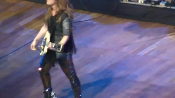 Demi Lovato Gets Hit By Light Stick _ São Paulo_ Brazil _ La La Land 278
