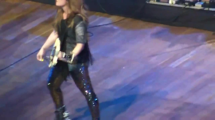 Demi Lovato Gets Hit By Light Stick _ São Paulo_ Brazil _ La La Land 279