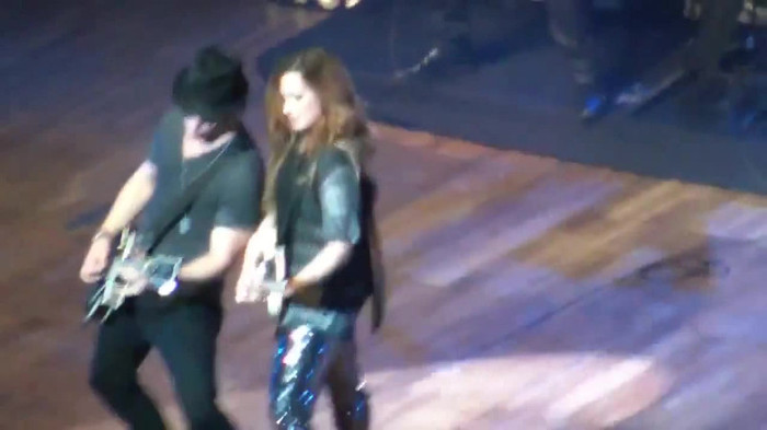 Demi Lovato Gets Hit By Light Stick _ São Paulo_ Brazil _ La La Land 408