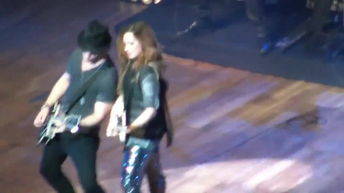 Demi Lovato Gets Hit By Light Stick _ São Paulo_ Brazil _ La La Land 409