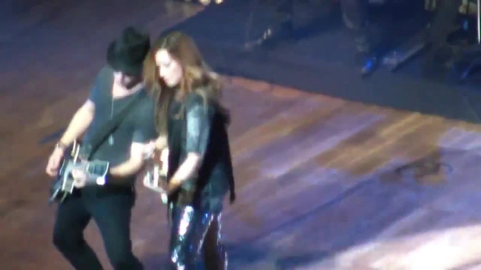 Demi Lovato Gets Hit By Light Stick _ São Paulo_ Brazil _ La La Land 417