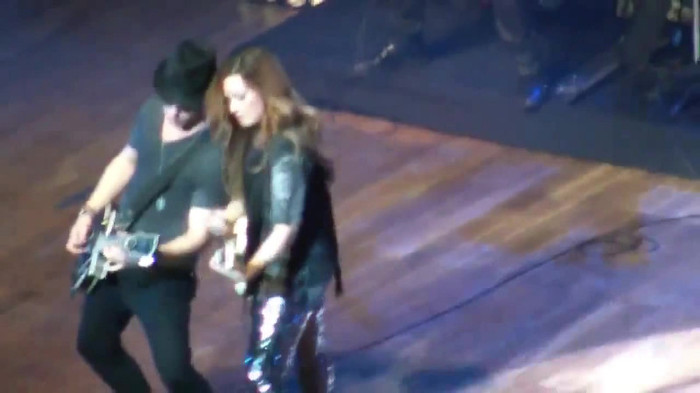 Demi Lovato Gets Hit By Light Stick _ São Paulo_ Brazil _ La La Land 418