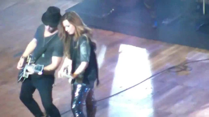 Demi Lovato Gets Hit By Light Stick _ São Paulo_ Brazil _ La La Land 424