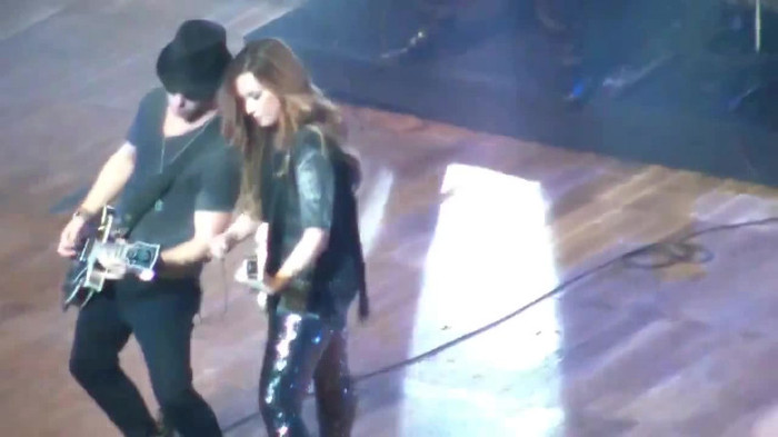 Demi Lovato Gets Hit By Light Stick _ São Paulo_ Brazil _ La La Land 426