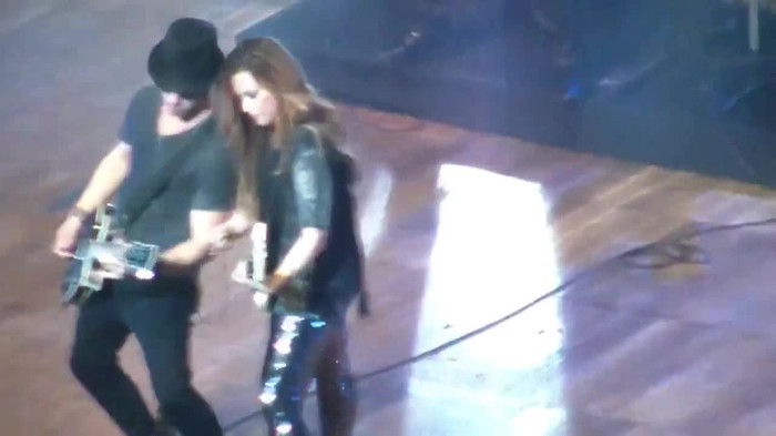 Demi Lovato Gets Hit By Light Stick _ São Paulo_ Brazil _ La La Land 427