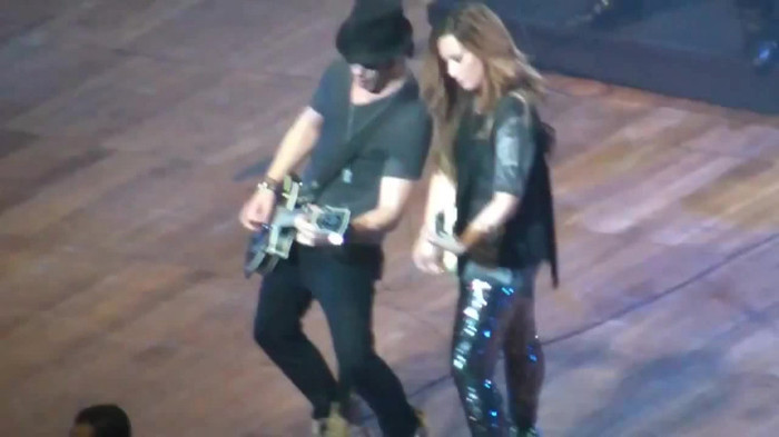 Demi Lovato Gets Hit By Light Stick _ São Paulo_ Brazil _ La La Land 434