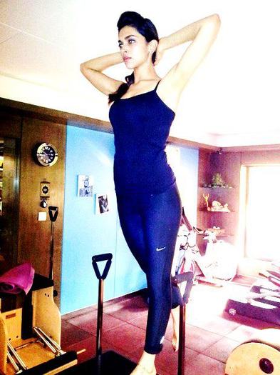 301739_416487231708914_214585771899062_1439903_1124184958_n