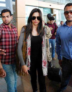 554412_10150689992639883_119598169882_9033262_452436948_n - Deepika Padukone Capturi