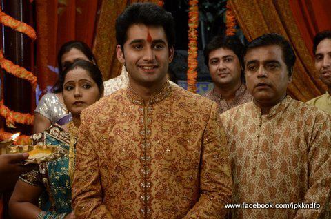 57 - Iss Pyaar Ko Kya Naam Doon - Picture Gallery II