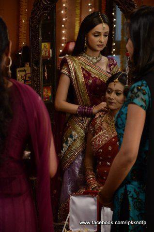 61 - Iss Pyaar Ko Kya Naam Doon - Picture Gallery II