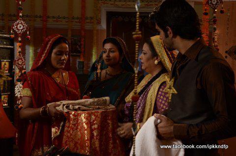 82 - Iss Pyaar Ko Kya Naam Doon - Picture Gallery II